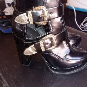 Shoedazzle Boots
